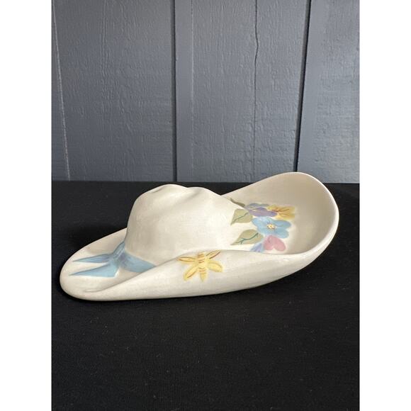 Vintage West Coast Pottery Ceramic Floral Bonnet Hat Wall Art Pocket Vase - Picture 7 of 11